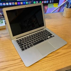 MacBook Air 13” - 2017 128 GB